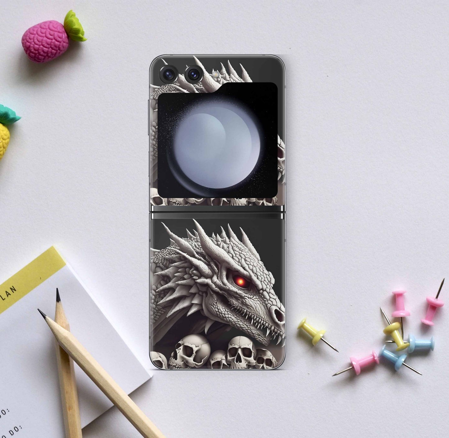 Samsung Galaxy Z Flip 6 Skins Design Vinyl Premium Folien Kratzerschutz Motiv Dragon Skull Aufkleber skins4u