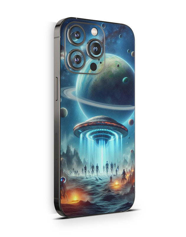 iPhone 15 Skin Schutzfolie Aufkleber Design Vinyl Folie Aliens Arives Aufkleber Skins4u