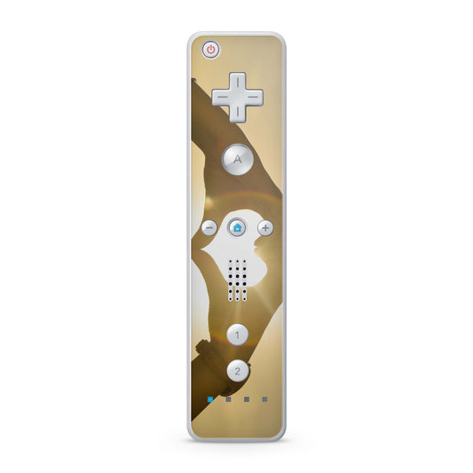 Nintendo Wii Remote Skin Schutz Design Folie für die Wii Fernbedienung heart hands Aufkleber Skins4u