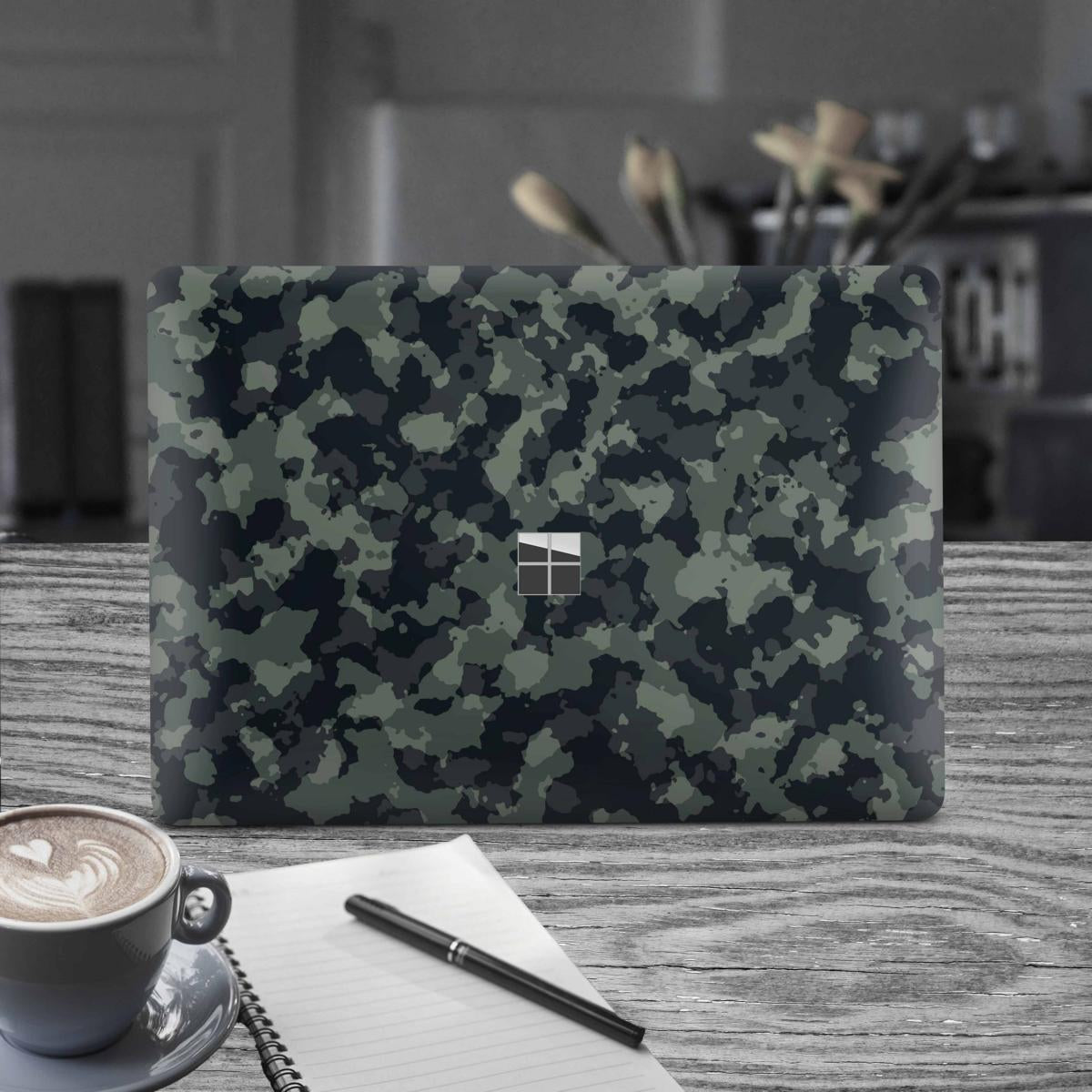 Microsoft Surface Laptop Studio Premium Vinylfolie Kratzerschutz Design Shadow Camo green Elektronik-Sticker & -Aufkleber Skins4u   